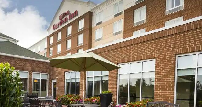 Hilton Garden Inn Hampton Coliseum Central Exterior photo